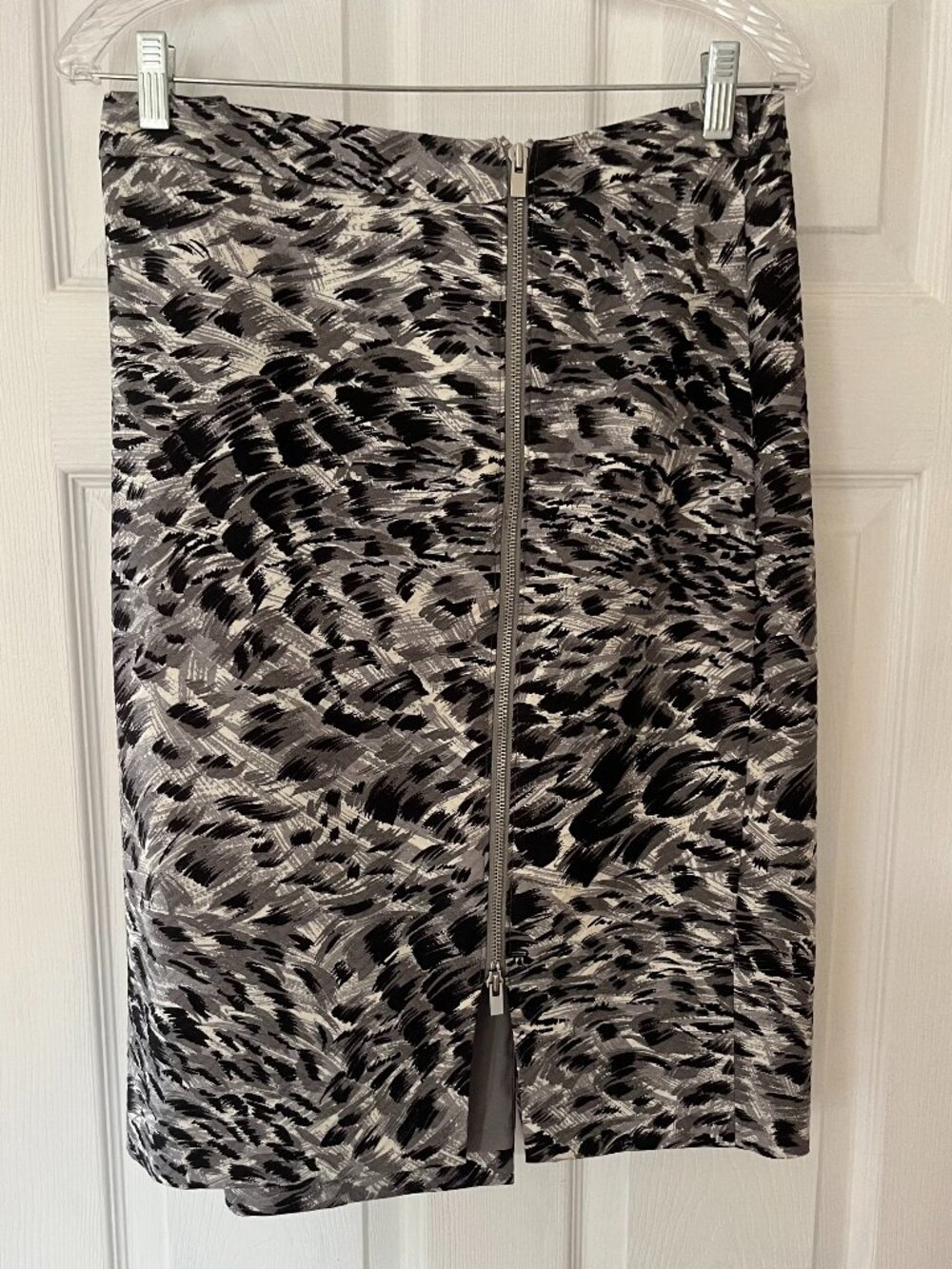 Talbots Printed Front Zip Pencil Skirt with Vent, Size 14